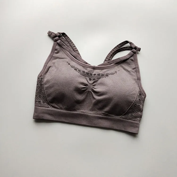 Elastic seamless sports bra