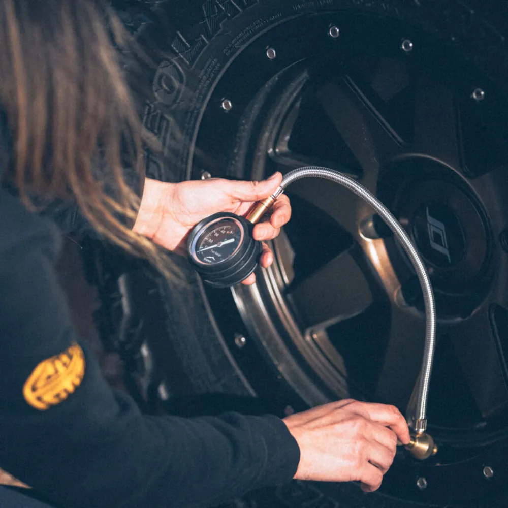 Traverse The Deflator – Rapid Air Down Tire Deflator