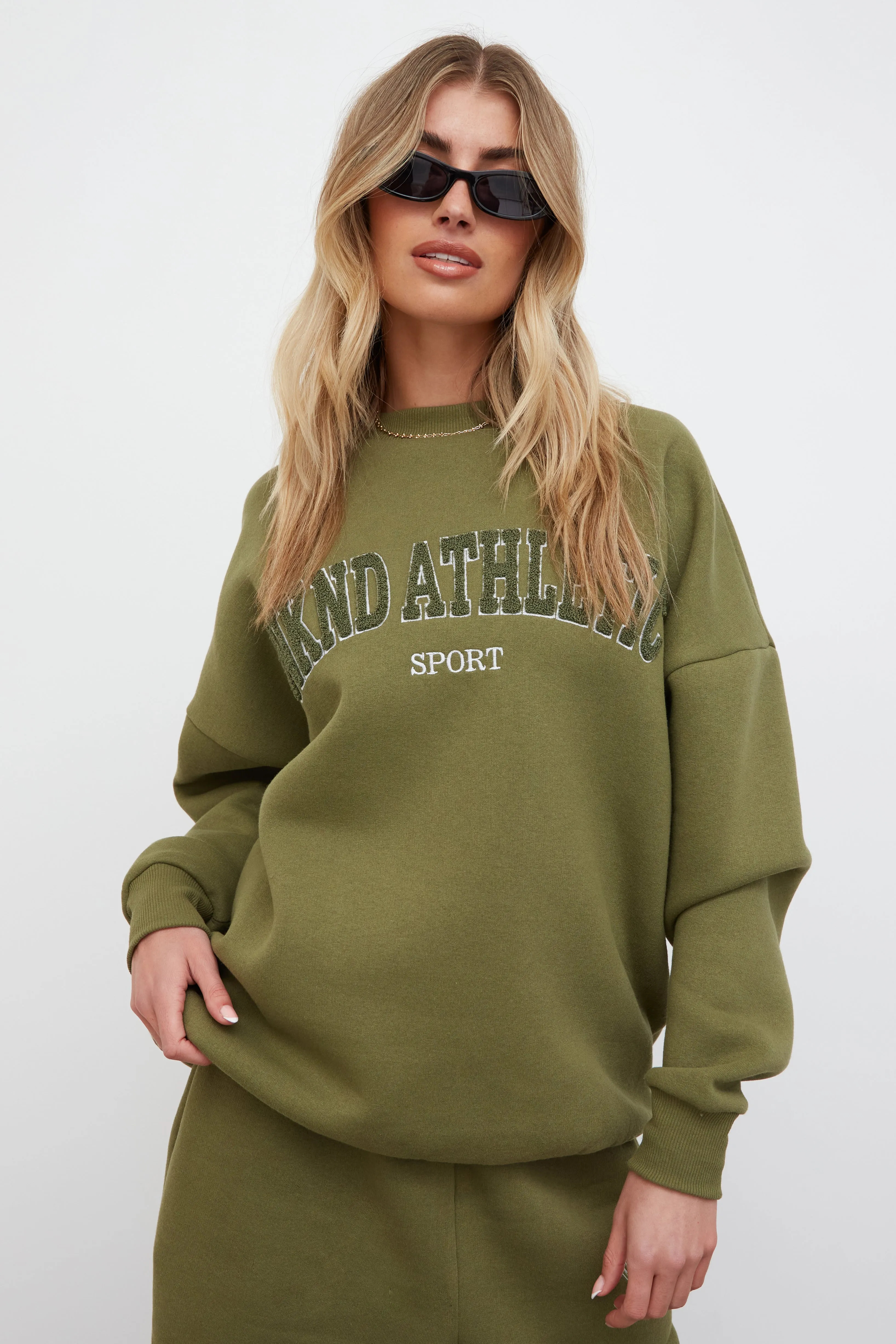 WKND ATHLETIC CLUB SWEAT